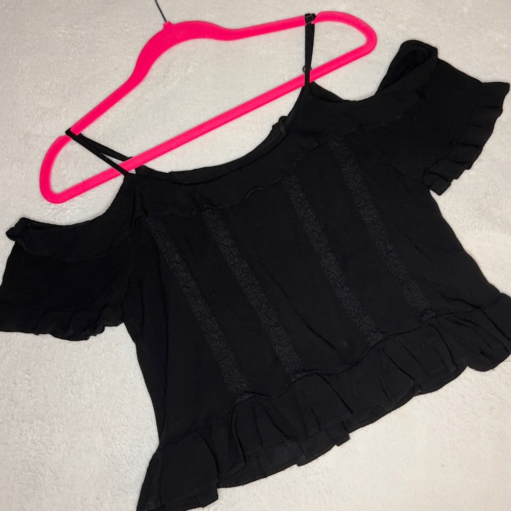 ❥Garage❥Blouse ❥Off Shoulder ❥Adjustable Straps ❥Small